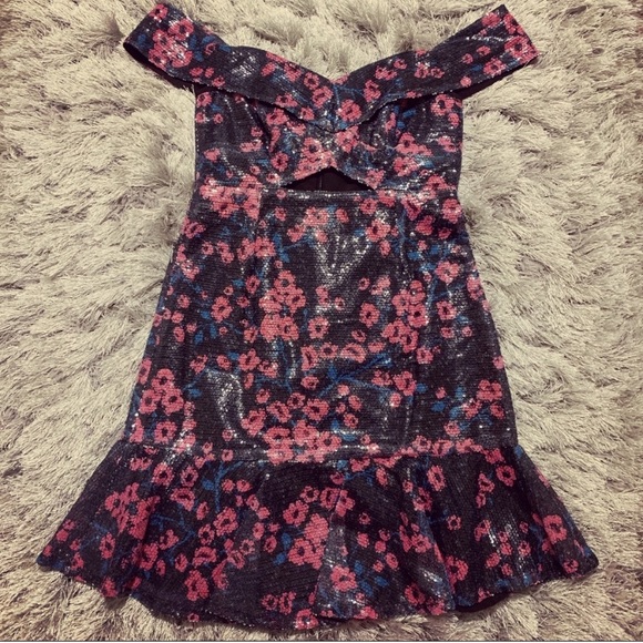 NWT❗️WAYF 🖤🌸 Janet Flounce Floral Sequin Dress - Picture 7 of 8